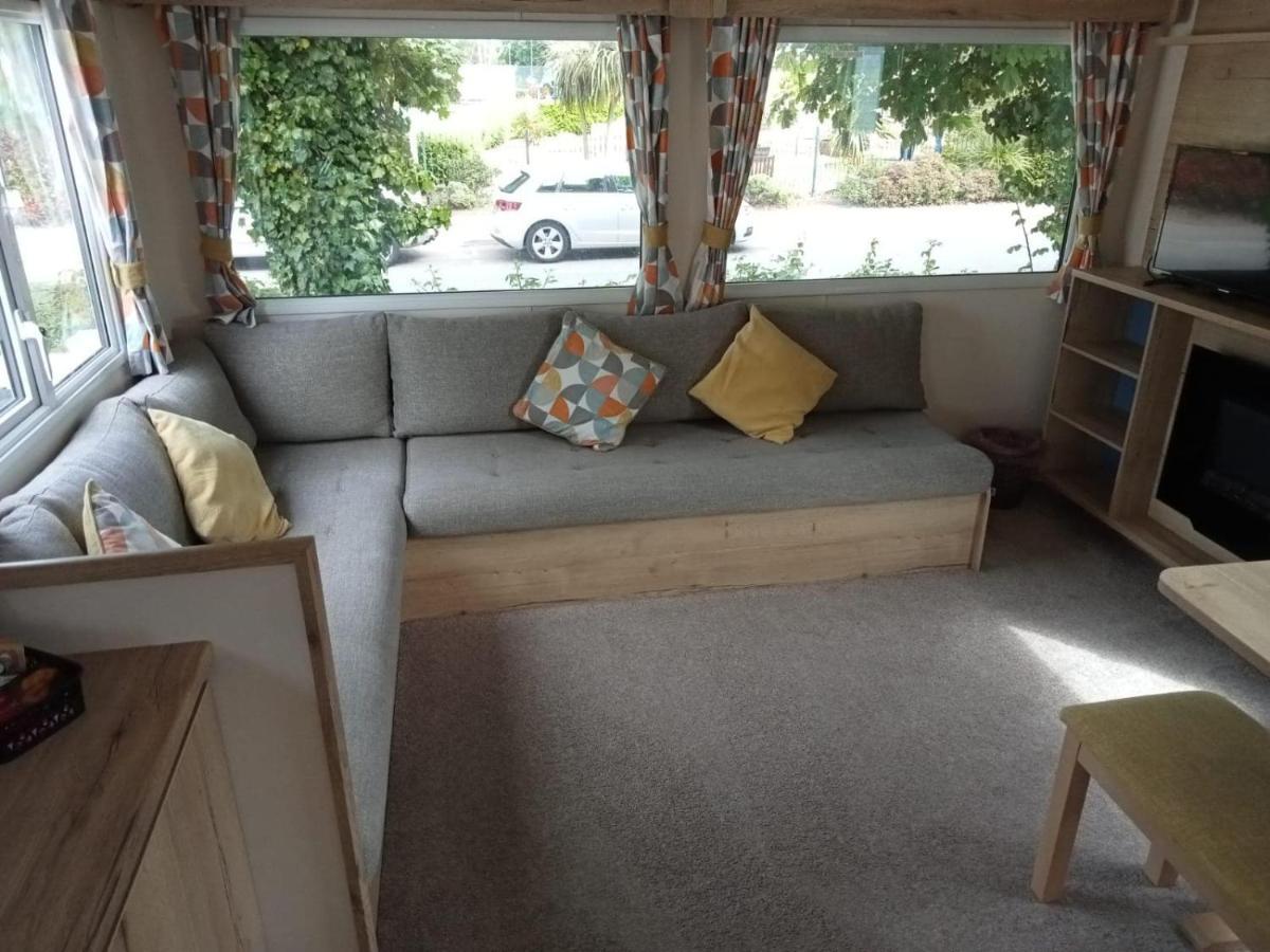 New 2 Bed Holiday Home With Decking In Rockley Park Dorset Near The Sea Lytchett Minster 외부 사진