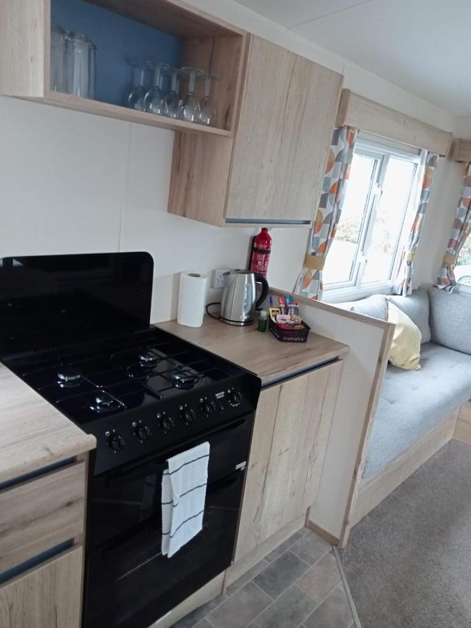 New 2 Bed Holiday Home With Decking In Rockley Park Dorset Near The Sea Lytchett Minster 외부 사진