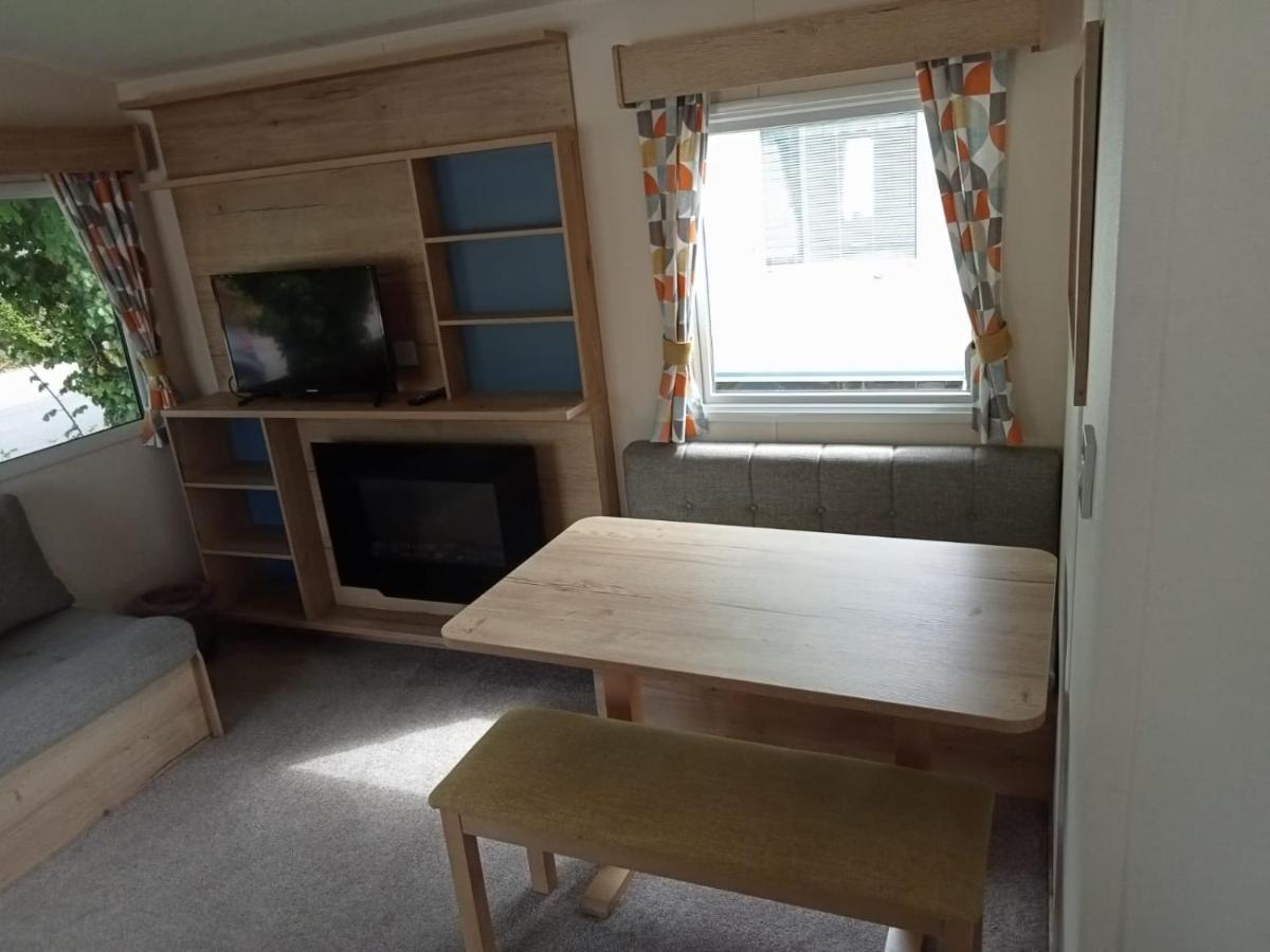 New 2 Bed Holiday Home With Decking In Rockley Park Dorset Near The Sea Lytchett Minster 외부 사진